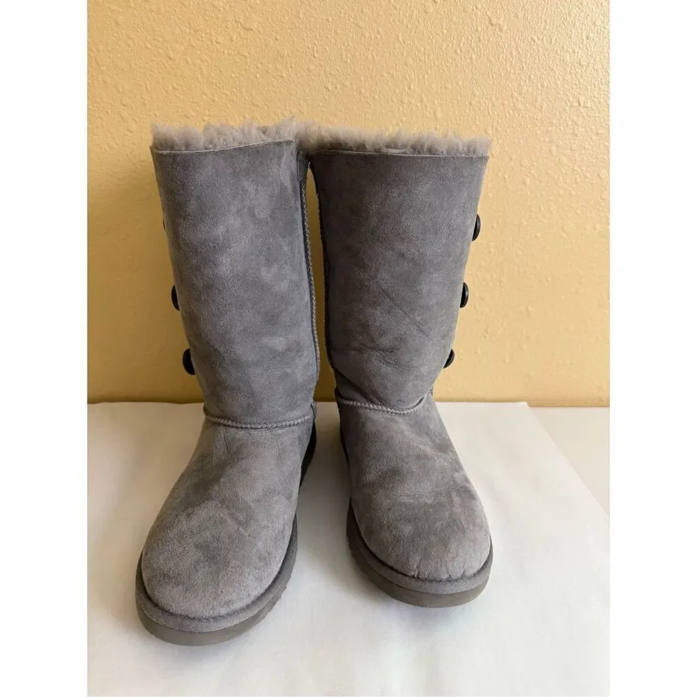 UGG Bailey Button Triplet II Boot Color: Grey Size 6